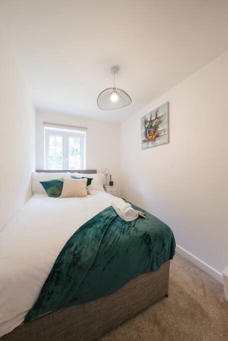 Stylish 2-Bed Home - For Company Contractor And Leisure Stays - Nec, Airport, Hs2, Contractors, Resort World Бирмингам Екстериор снимка